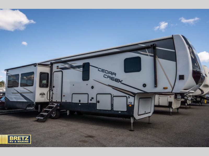 RV listing image