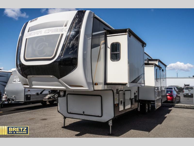 RV listing image