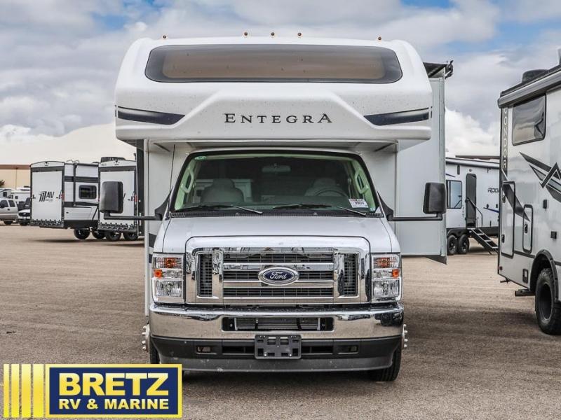 2024 Ford E-450 photo 3