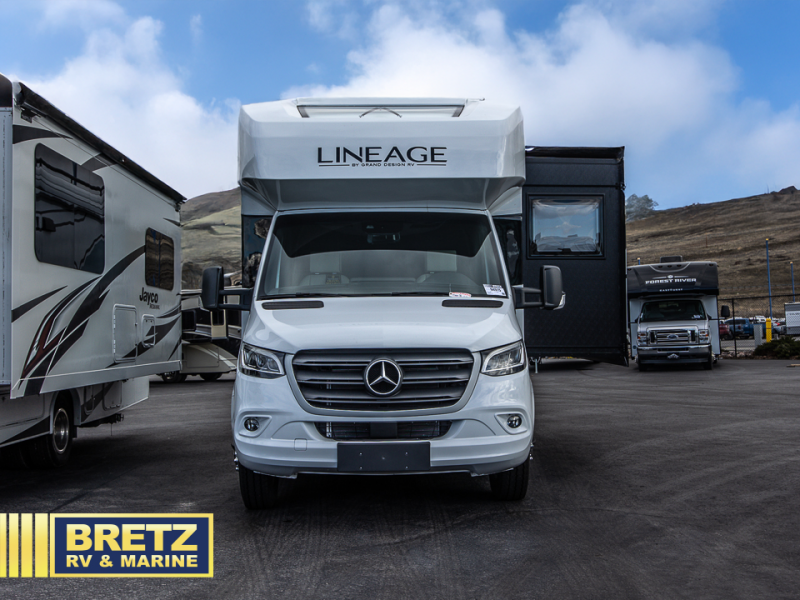 2024 Mercedes Benz Sprinter 4500 photo 2