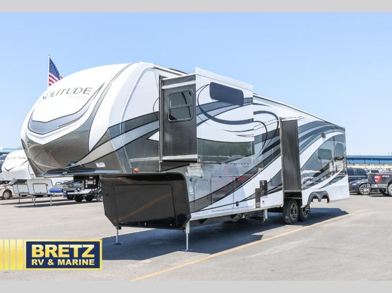 2025 Grand Design Recreational Solitude Wide body photo 3