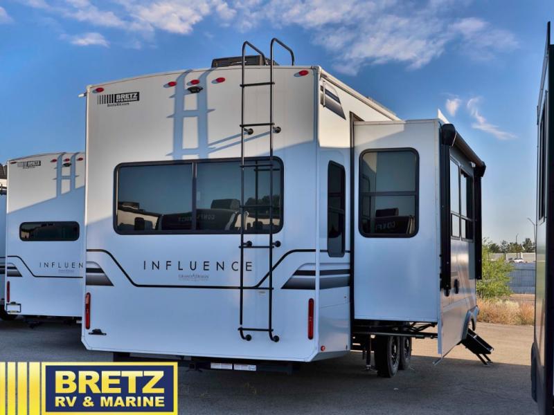 2025 Grand Design Recreational Solitude Wide body photo 4