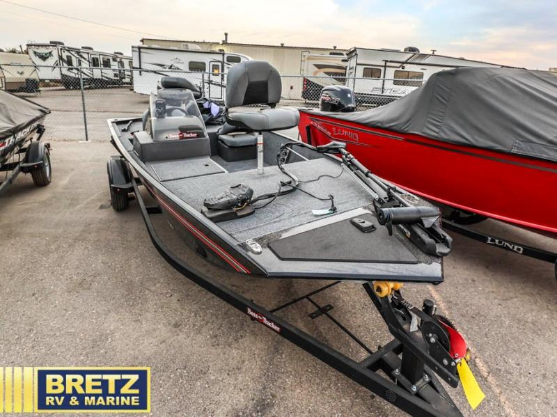 New 2025 Tracker Boats Bass Tracker Classic XL Aluminum Fishing