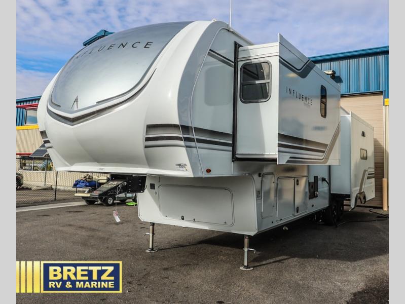 2026 Grand Design Recreational Solitude Wide body photo 4