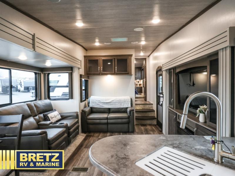 RV listing image