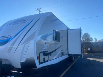 Used 2018 Coachmen RV Freedom Express Liberty Edition 323BHDSLE