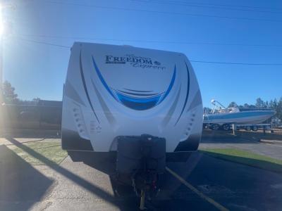 Used 2018 Coachmen RV Freedom Express Liberty Edition 323BHDSLE