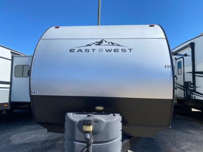 Used 2019 EAST TO WEST Della Terra 27 K2D