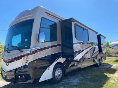 Used 2018 Fleetwood RV Discovery LXE 44H