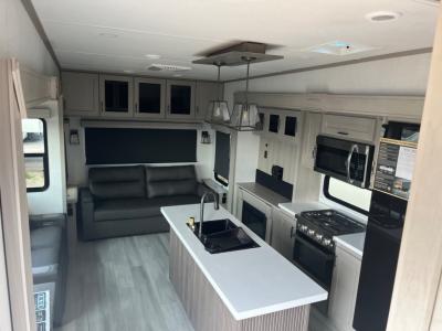 New 2024 Grand Design Influence 2903RL
