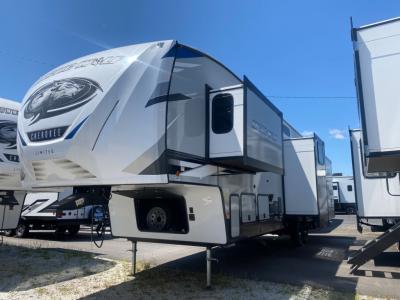 New 2022 Forest River RV Cherokee Arctic Wolf Suite 3880