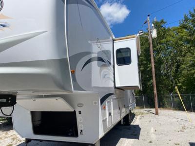 Used 2021 Palomino Columbus 1492 382FB