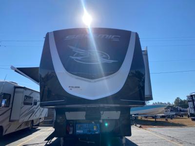 New 2024 Jayco Seismic 395