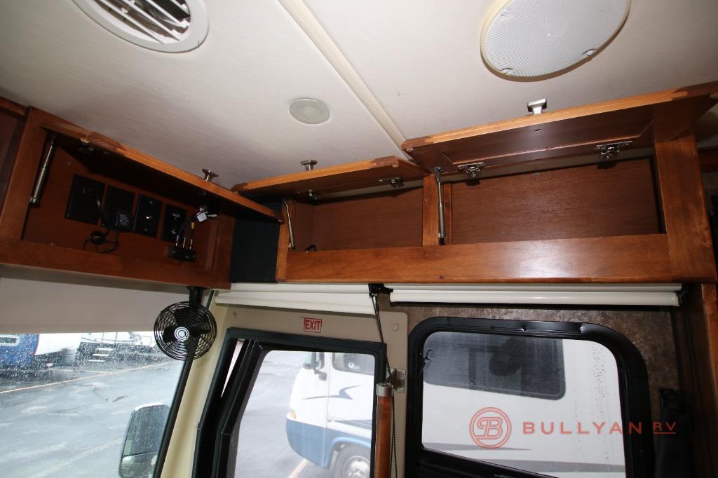 Used 2014 Tiffin Motorhomes Allegro Breeze 32 BR Motor Home Class A