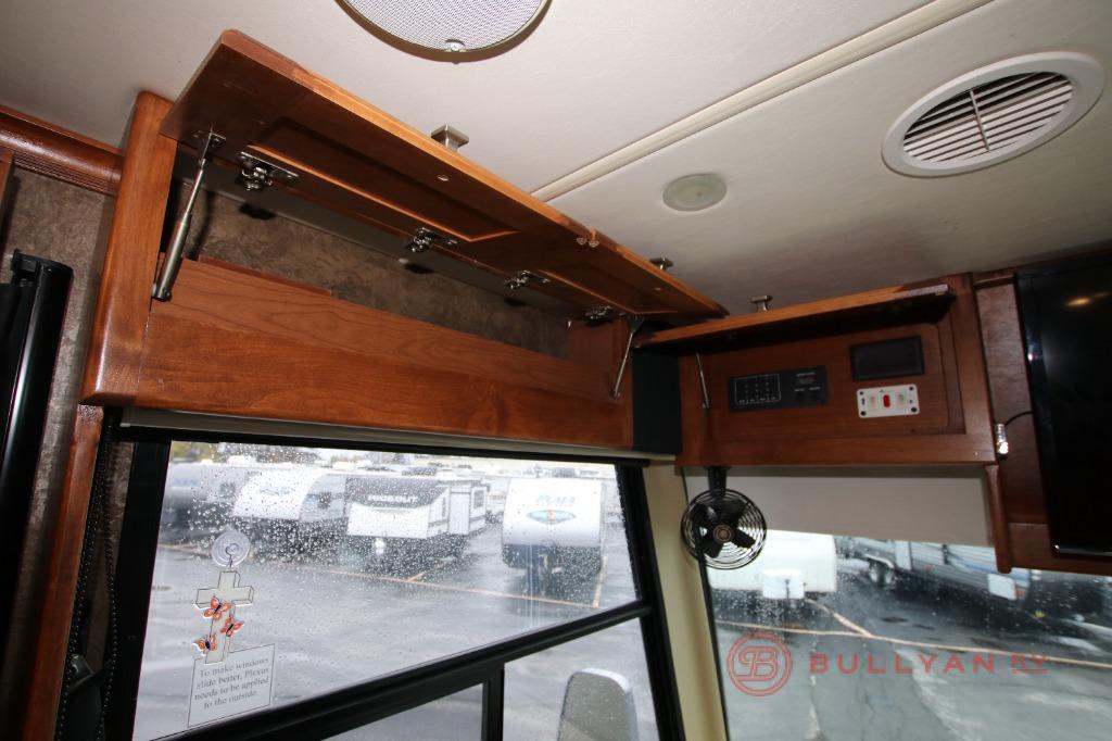 Used 2014 Tiffin Motorhomes Allegro Breeze 32 BR Motor Home Class A