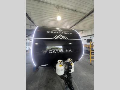 2025 CATALINA 211BH WITH LED FRONT LIGHTS