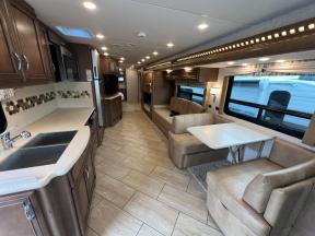 Used 2021 Newmar Bay Star 3616 Photo