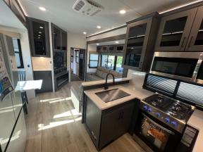 New 2025 Alliance RV Valor 44V14 Photo