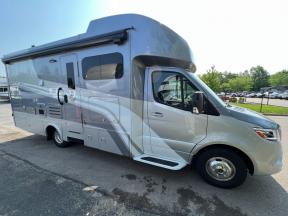 New 2023 Tiffin Motorhomes Wayfarer 25 JW Photo