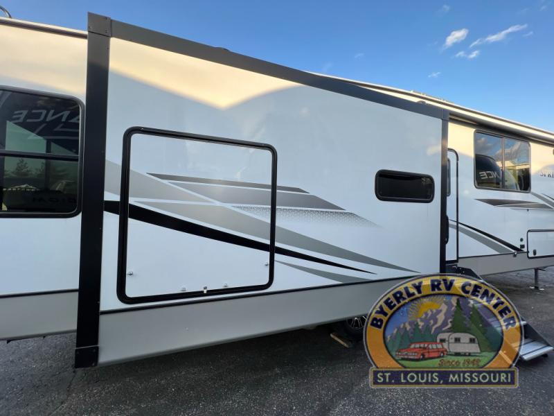 New 2023 Keystone RV Sprinter Limited 3570LFT Fifth Wheel at Byerly RV ...