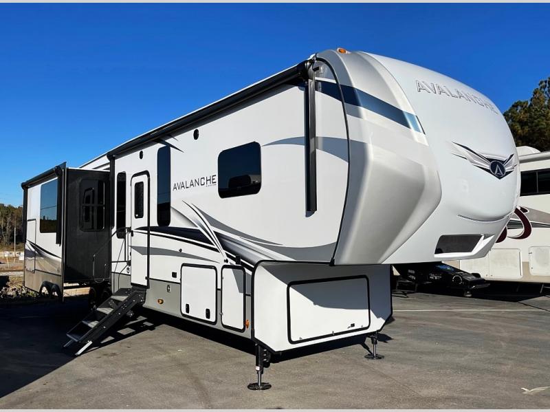 New 2023 Keystone RV Avalanche 338GK Fifth Wheel at Camper Maxx ...