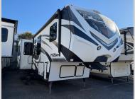Used 2015 Keystone RV Fuzion 371 image