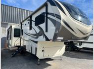 Used 2020 Grand Design Solitude S-Class 2930RL image