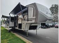 New 2025 Alliance RV Avenue 32RLS image