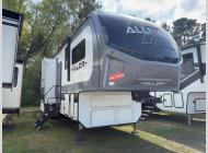 Used 2024 Alliance RV Valor 40V13 image