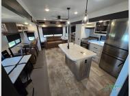 New 2025 Palomino Puma Destination 38RLB image
