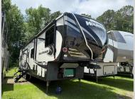 Used 2019 Heartland Road Warrior 427 image