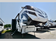 Used 2022 Dutchmen RV Voltage 3551 image