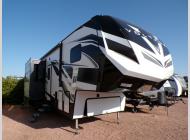 Used 2023 Dutchmen RV Voltage 4015 image