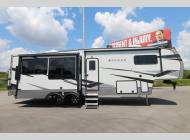 Used 2022 Alliance RV Avenue 32RLS image