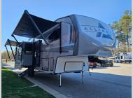 New 2025 Alliance RV Avenue 32RLS image