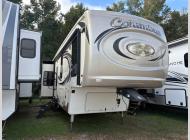 Used 2019 Palomino Columbus 366RL image