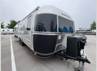 New 2025 Airstream Flying Cloud 27FB Twin image