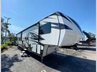 Used 2018 Dutchmen RV Voltage V3815 image