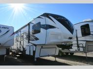 Used 2019 Dutchmen RV Voltage 3805 image