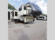 Used 2019 Vanleigh RV Vilano 375FL image