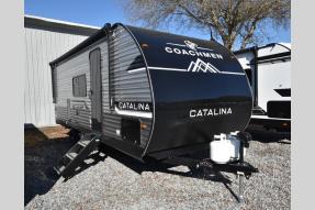 New 2025 Coachmen RV Catalina Summit Series 8 221MKE Photo