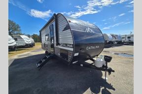 New 2025 Coachmen RV Catalina Summit Series 8 221MKE Photo