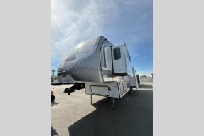 New 2025 Alliance RV Avenue 32RLS Photo