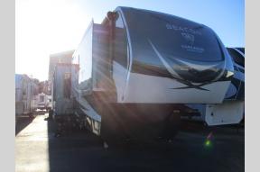 Used 2020 VanLeigh RV Beacon 39GBB Photo