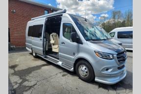 New 2024 OGV Luxury Coach V-Cruise 9DB Photo