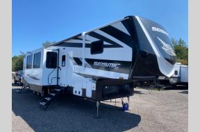 New 2025 Jayco Seismic 395 Photo