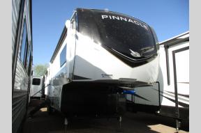 New 2024 Jayco Pinnacle 36SSWS Photo