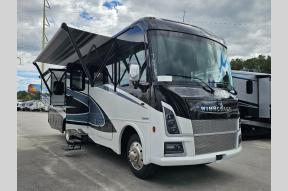 New 2025 Winnebago Vista 33K Photo