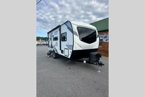 Used 2022 Dutchmen RV Coleman 1608RB Photo