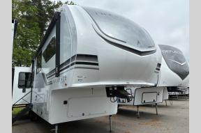 New 2025 Grand Design Influence 3203GK Photo